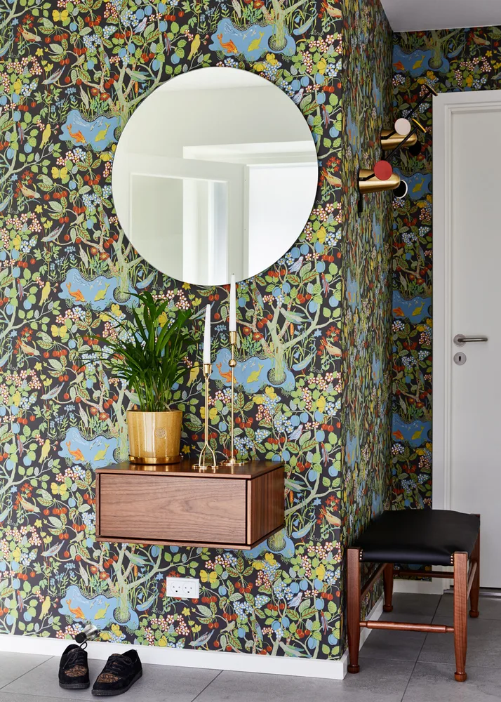 Interior — Emma Shevtzoff