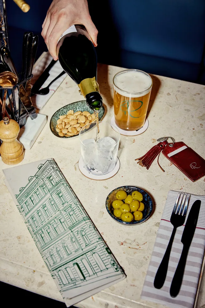 Hotel Ruth — Hannes Söderlund