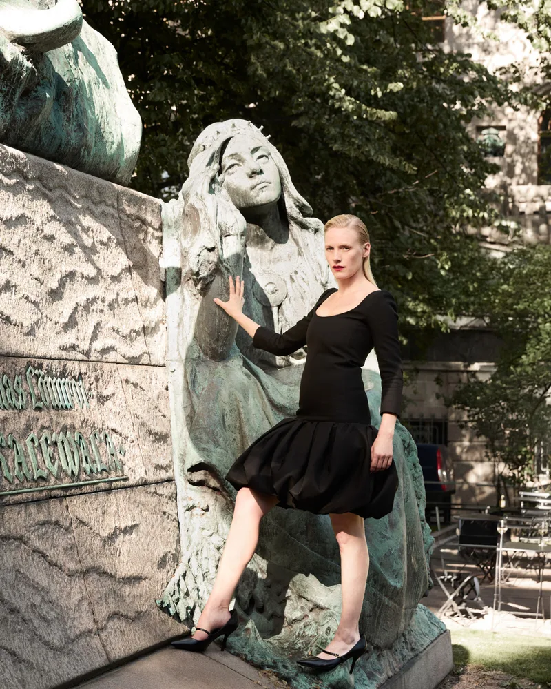 Laura Birn — Sandra Myhrberg