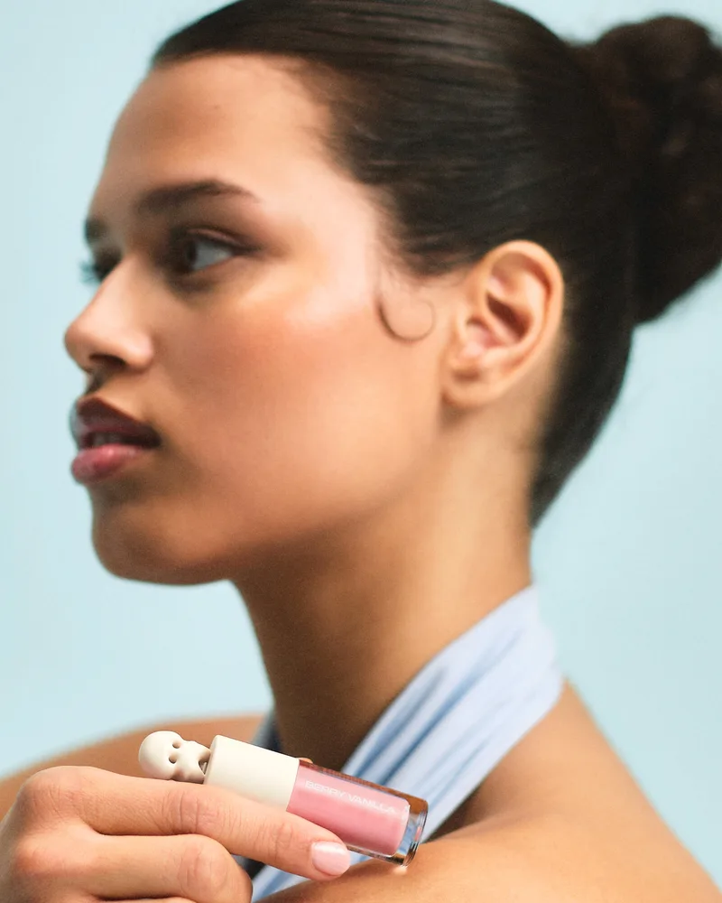 H&M — Amanda Mbalire