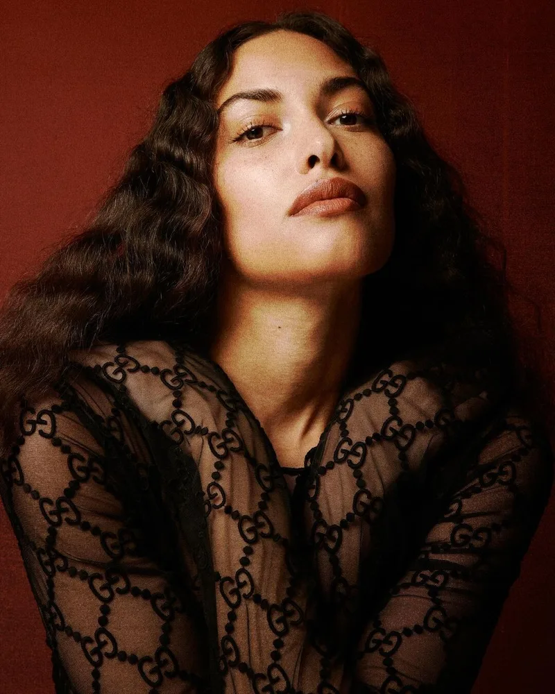 ELLE — Pari Damani
