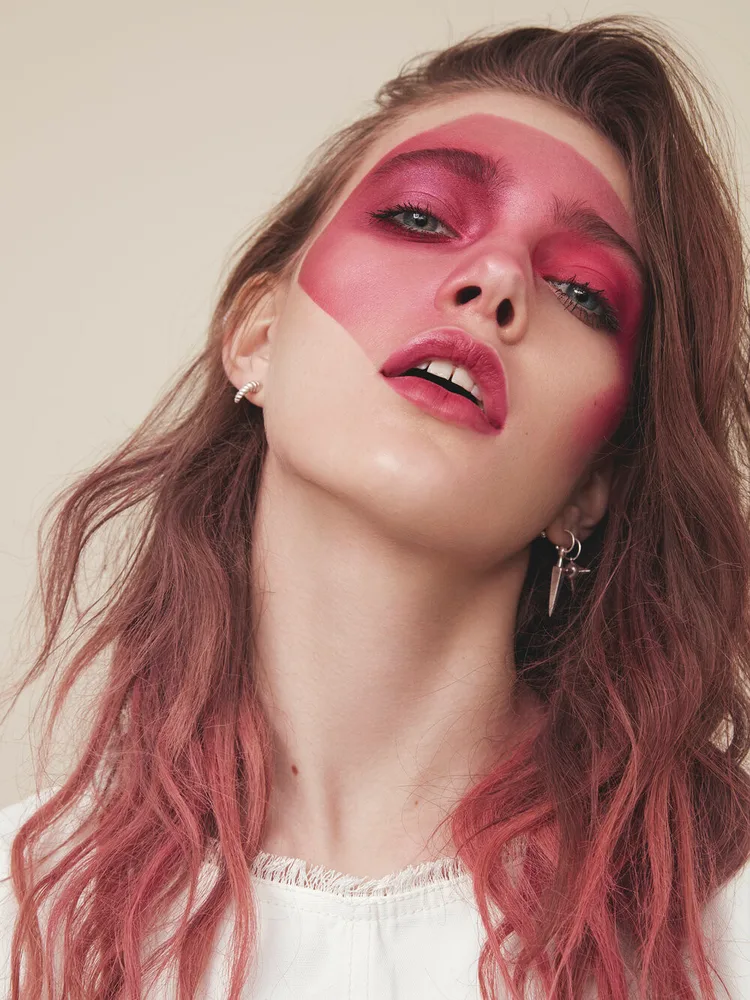 VVV Magazine — Pari Damani